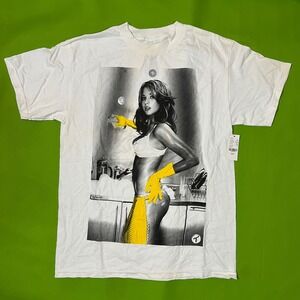 Medium Two In The Shirt Graphic White Tee T Shirt Girl Model Print Mens